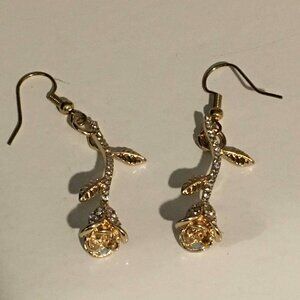🌹 Gold toned Rose Drop Earrings – Elegant Sparkling Floral Jewelry 🌹